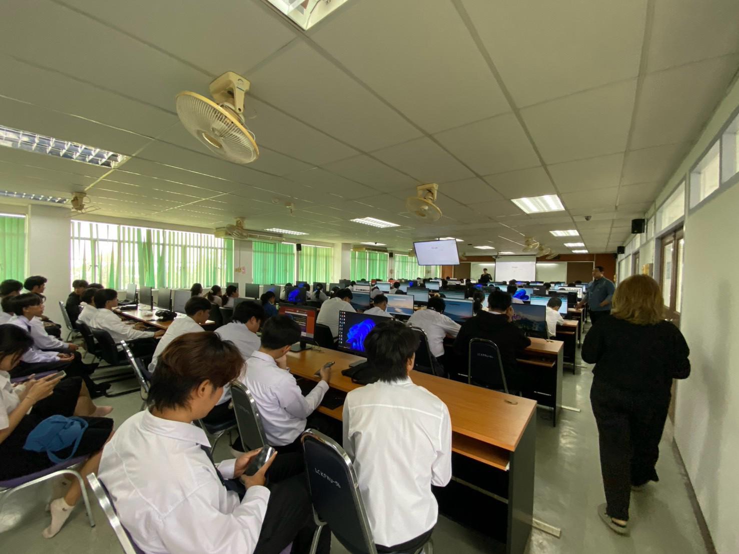 20. คณะเทคโนโลยีอุตสาหกรรม มหาวิทยาลัยราชภัฏกำแพงเพชร จัดโครงการอบรมและพัฒนาทักษะภาษาอังกฤษและมาตรฐานคอมพิวเตอร์ สำหรับนักศึกษาชั้นปีที่ 1